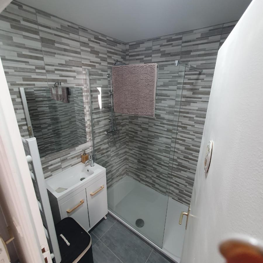Appartement De La Tour Épernay Esterno foto